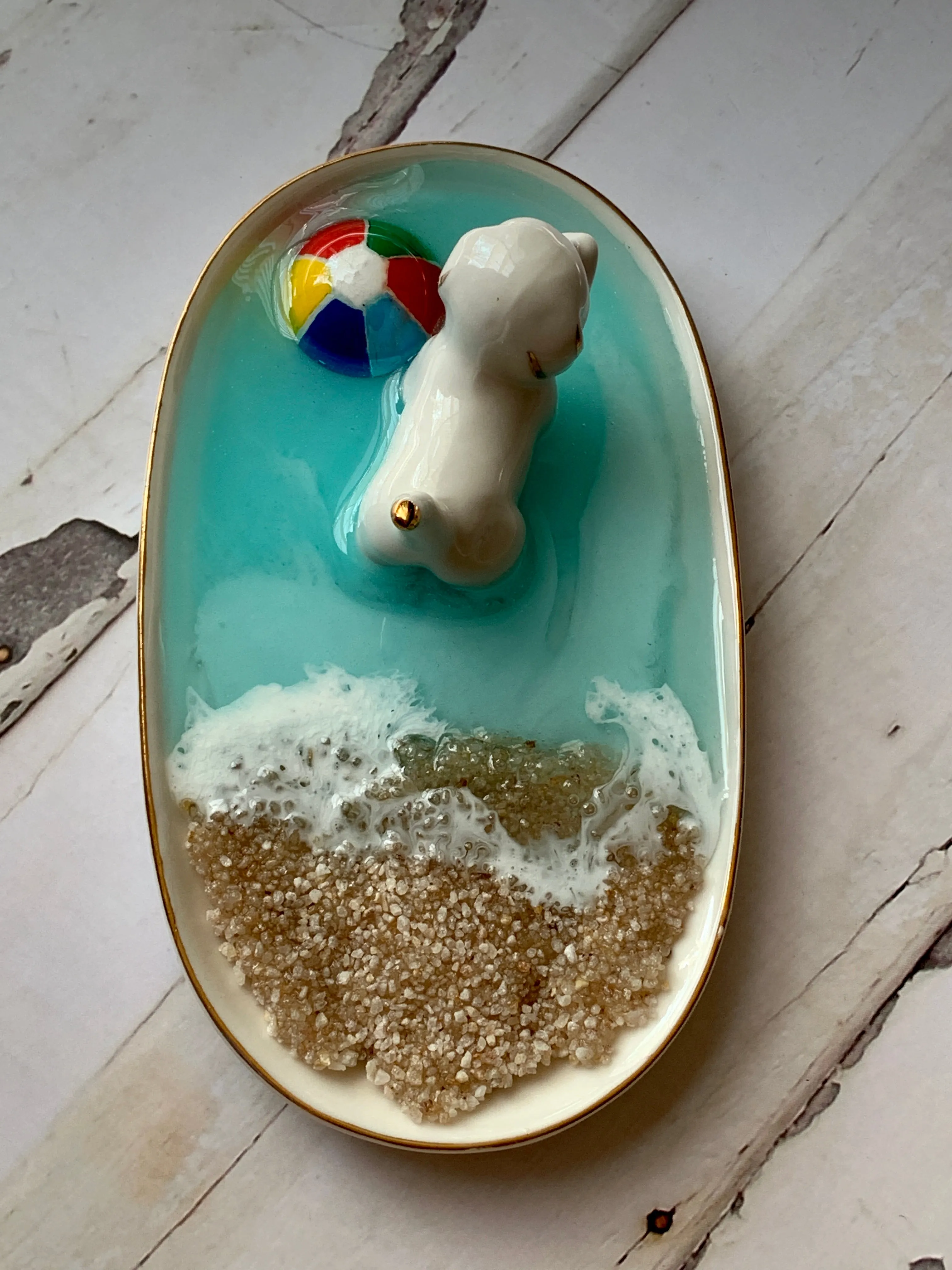 Dog & Beach Ball Ring Dish