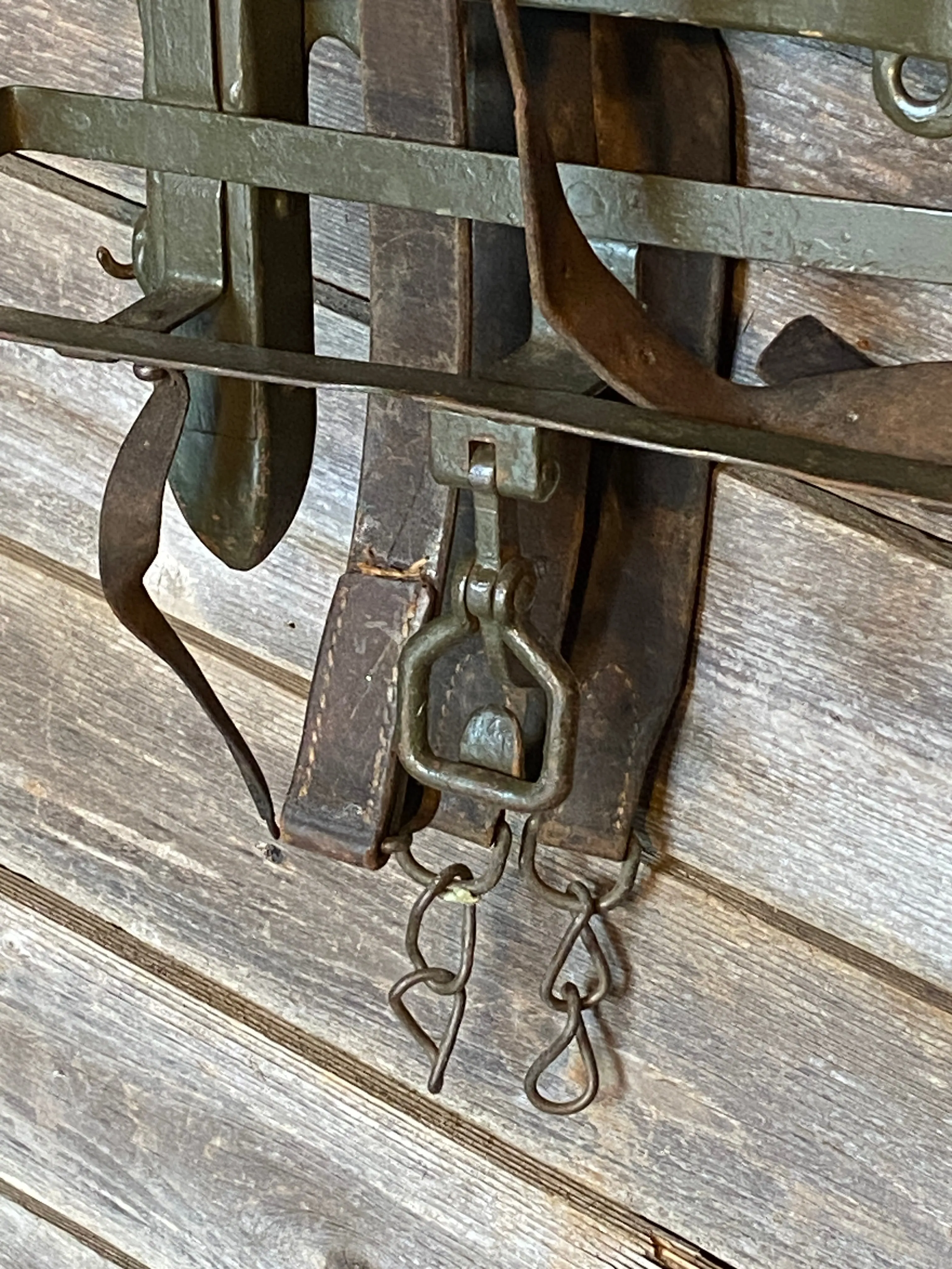 Vintage Frame Backpack with Leather Pads and Straps